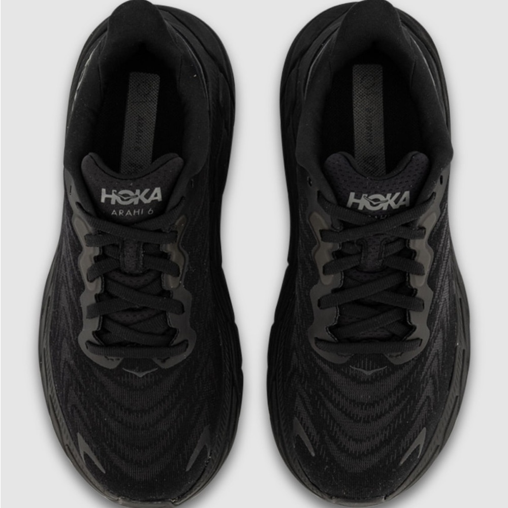 HOKA ARAHI 6 SOLID BLACK GENTLY WORN
